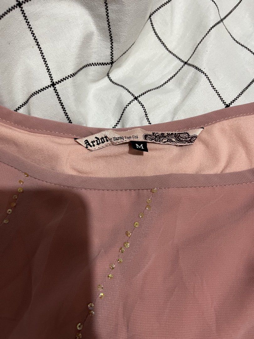 Y2k beaded Skirt (Category: Skirts) located in Davao. Submitted by rel18 (Listing ID 1470296290, Image 3). Description: Y2k Beaded skirt W28-30 Fits Length 22.