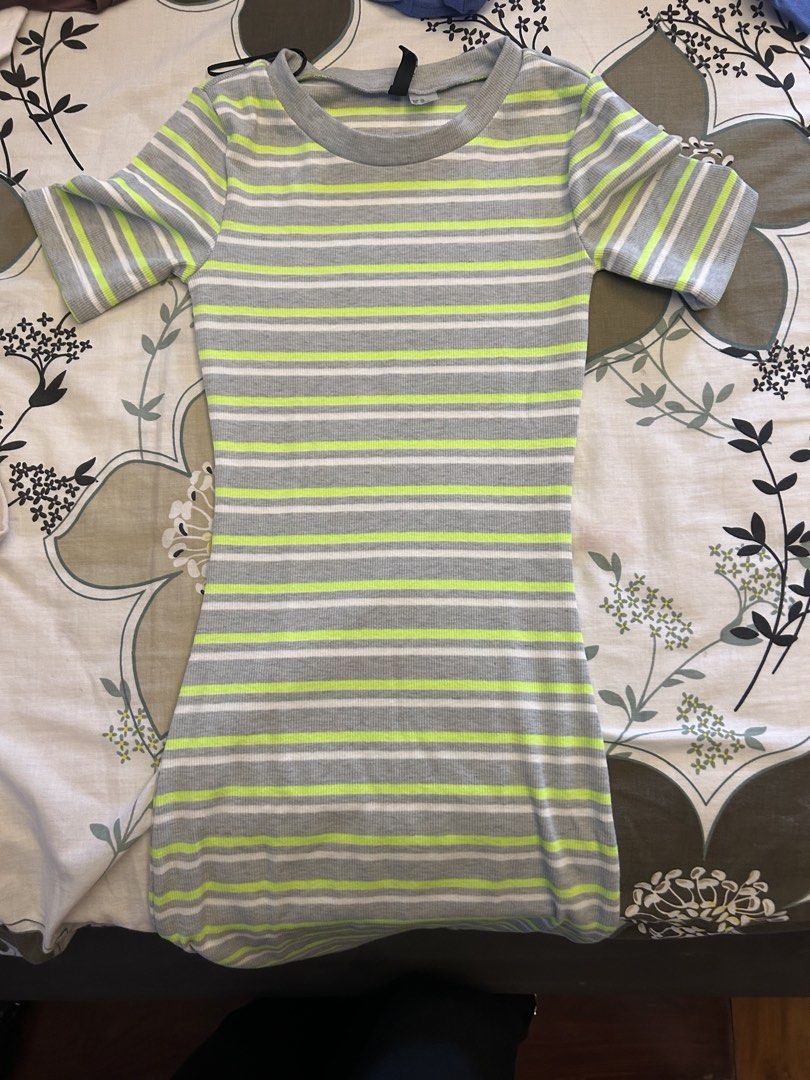 Y2K Body Hugging Dress (Category: Dresses) located in Quezon City. Submitted by alanascloset1 (Listing ID 1470233286, Image 1). Description: .