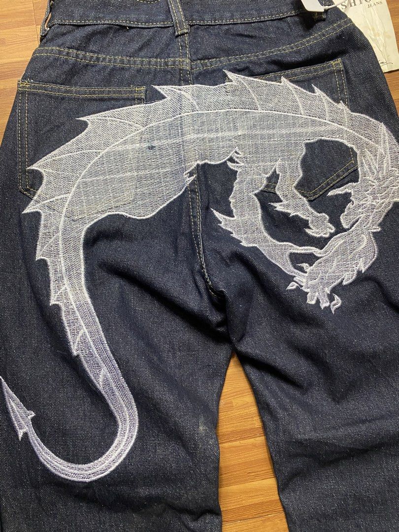Y2k Dragon embroidery pants (Category: Jeans) located in Quezon City. Submitted by semantaryrave (Listing ID 1470304667, Image 3). Description: Y2k Dragon embroidery pants Size- 26 Waist- 26 Length- 41 Thigh- 10 Hem- 8 Good Conditions No issue Dm purchase .