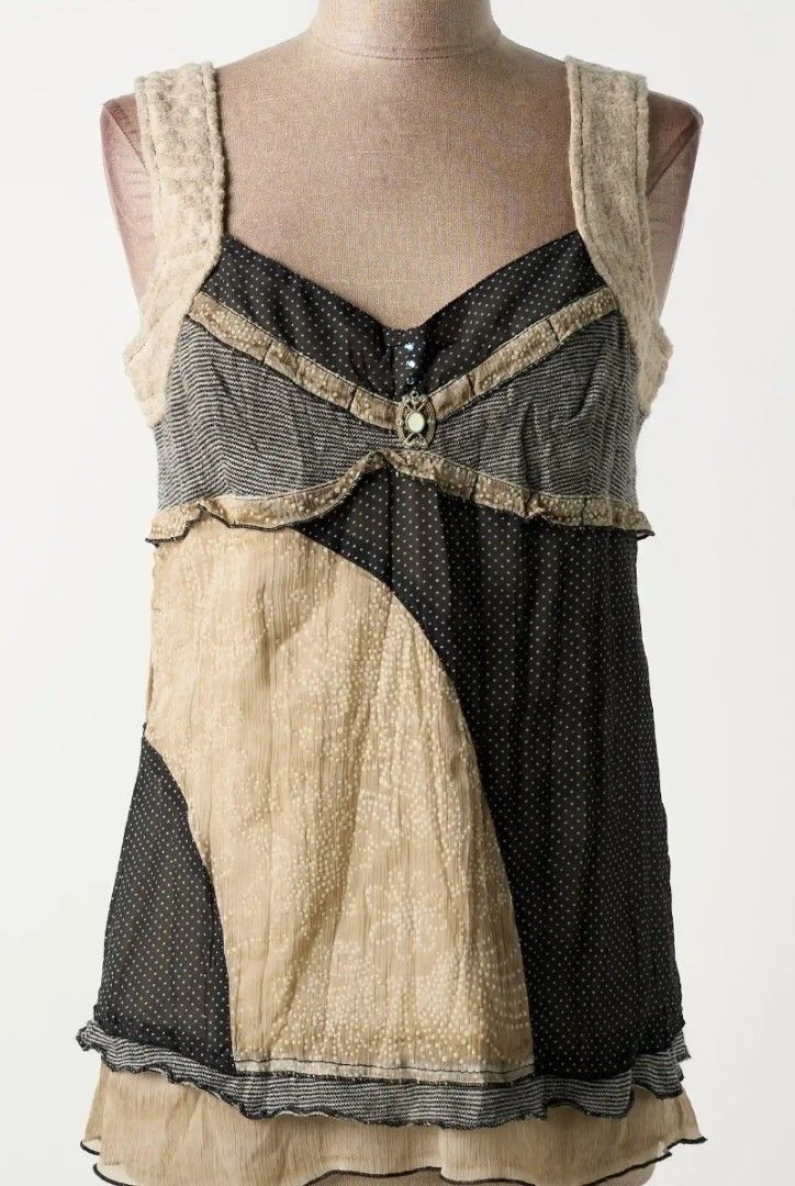 Y2k grunge Rossodesira Patchwork lace assymetrical top (Category: Blouses) located in Maco. Submitted by nothingabove300shop (Listing ID 1470154867, Image 1). Description: Intricate style Y2k -Grunge patchwork style Medium size.