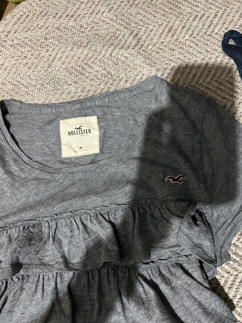 Y2k Holister Tops (Category: Blouses) located in Davao. Submitted by rel18 (Listing ID 1470296560, Image 2). Description: Y2k Holister Good condition both Price For both .