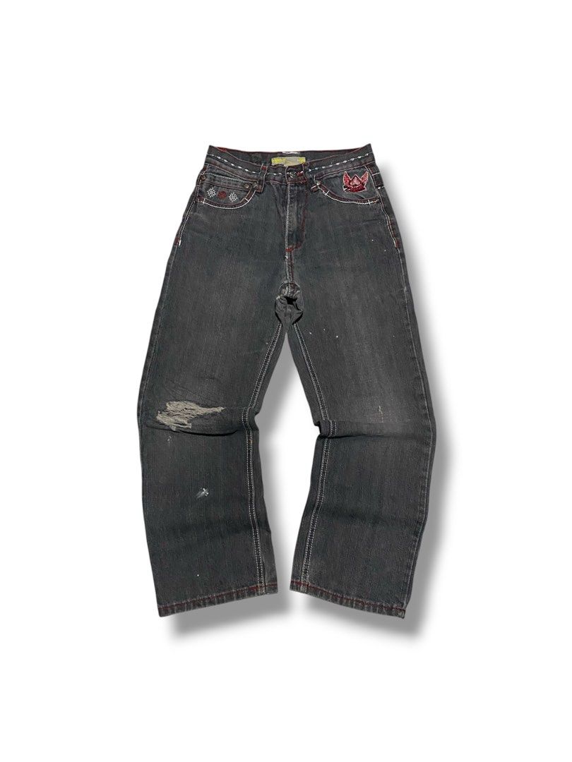 Y2K Jinzu Baggy Pants (Category: Jeans) located in Cavite. Submitted by plankdalooter (Listing ID 1470279959, Image 2). Description: 27-28 waistline 36 length 8 hem repaired ripped and minimal stain dots .