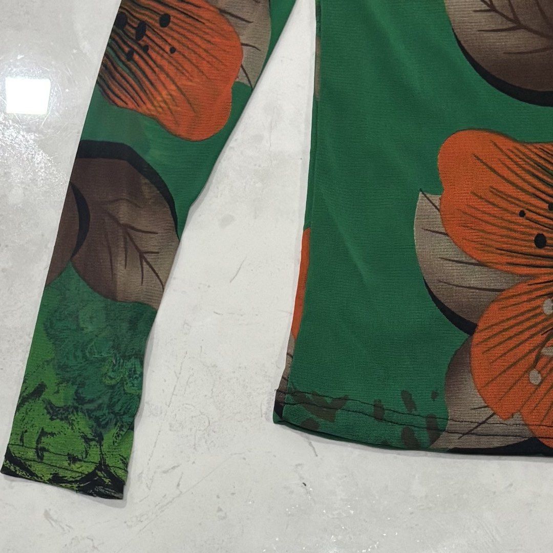 Y2k leaf patter mesh long sleeve (Category: Longsleeves) located in Cebu City. Submitted by florianmiral28 (Listing ID 1470300034, Image 2). Description: Y2k leaf patter mesh long sleeve Excellent condition Small W 14.5 L 23.