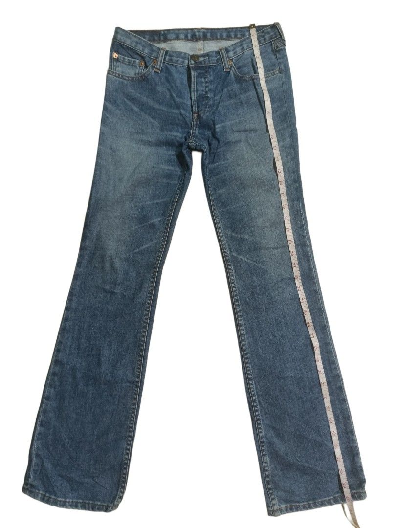 Y2k Levi Women's Flared Bootcut Jeans (Category: Jeans) located in Bislig. Submitted by vanityarchives (Listing ID 1470261714, Image 2). Description: size 27 on tag length 40 super nice in actual, just needs wash.