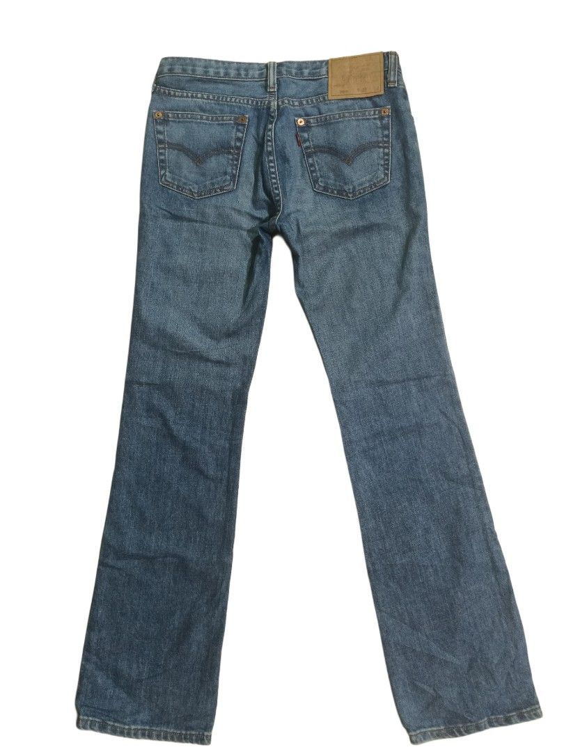 Y2k Levi Women's Flared Bootcut Jeans (Category: Jeans) located in Bislig. Submitted by vanityarchives (Listing ID 1470261714, Image 3). Description: size 27 on tag length 40 super nice in actual, just needs wash.
