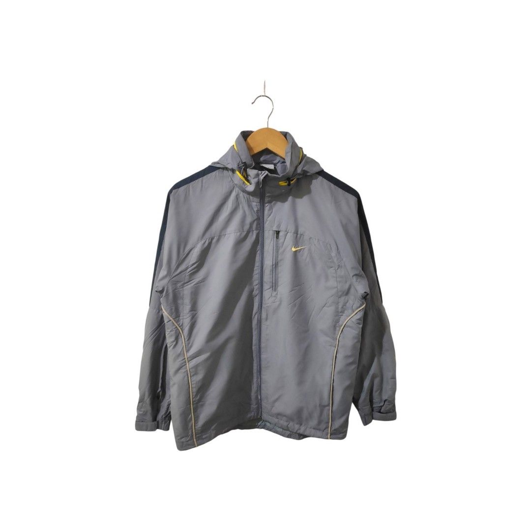 Y2K Nike Windbreaker Gray Tag (Category: Coats, Jackets and Outerwear) located in Ozamiz City. Submitted by outregrails (Listing ID 1470159608, Image 1). Description: Excellent condition No issue Dimes 22/28.5 Packable hoodie.