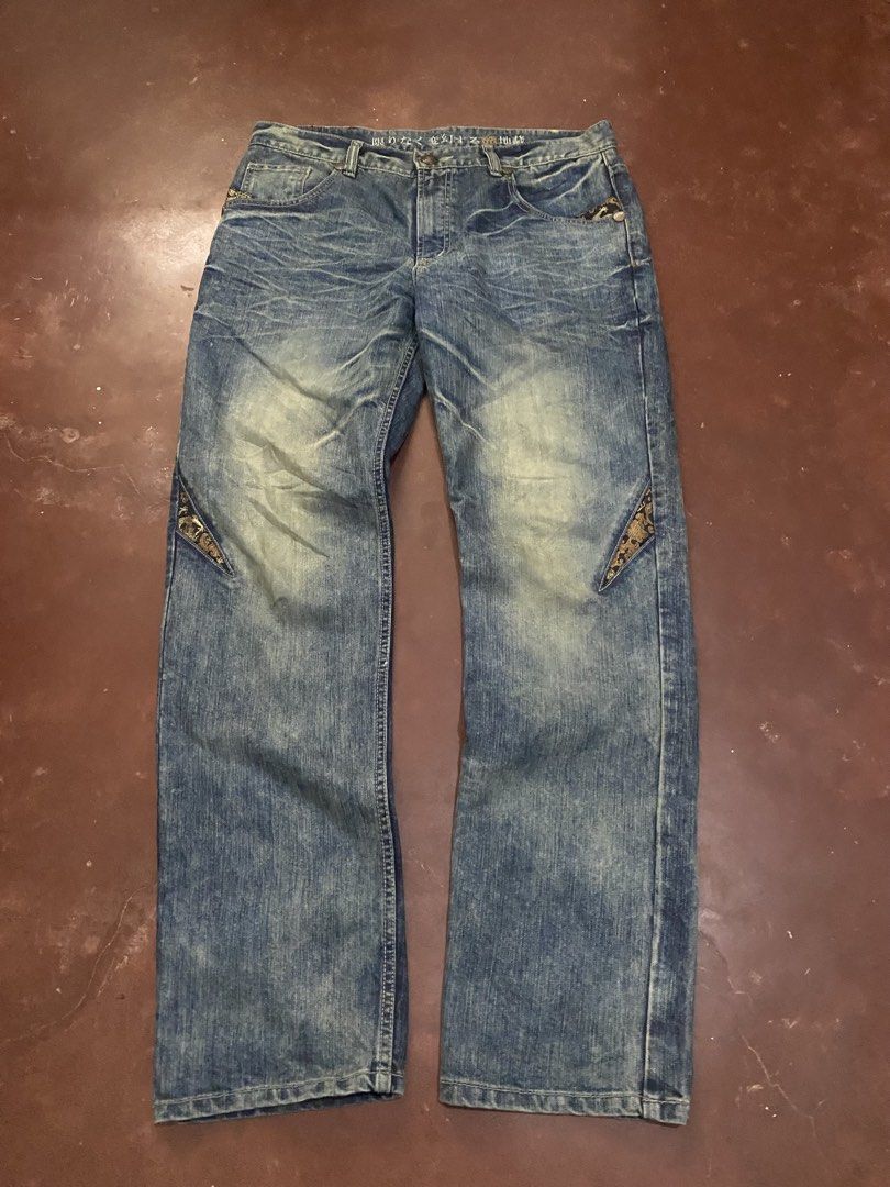Y2k Onirrai Embroidery Slim Straight (Category: Jeans) located in Malita. Submitted by ronnyboi (Listing ID 1470168894, Image 3). Description: W:36 L:42.5 T:12 H:7 Mine:400.