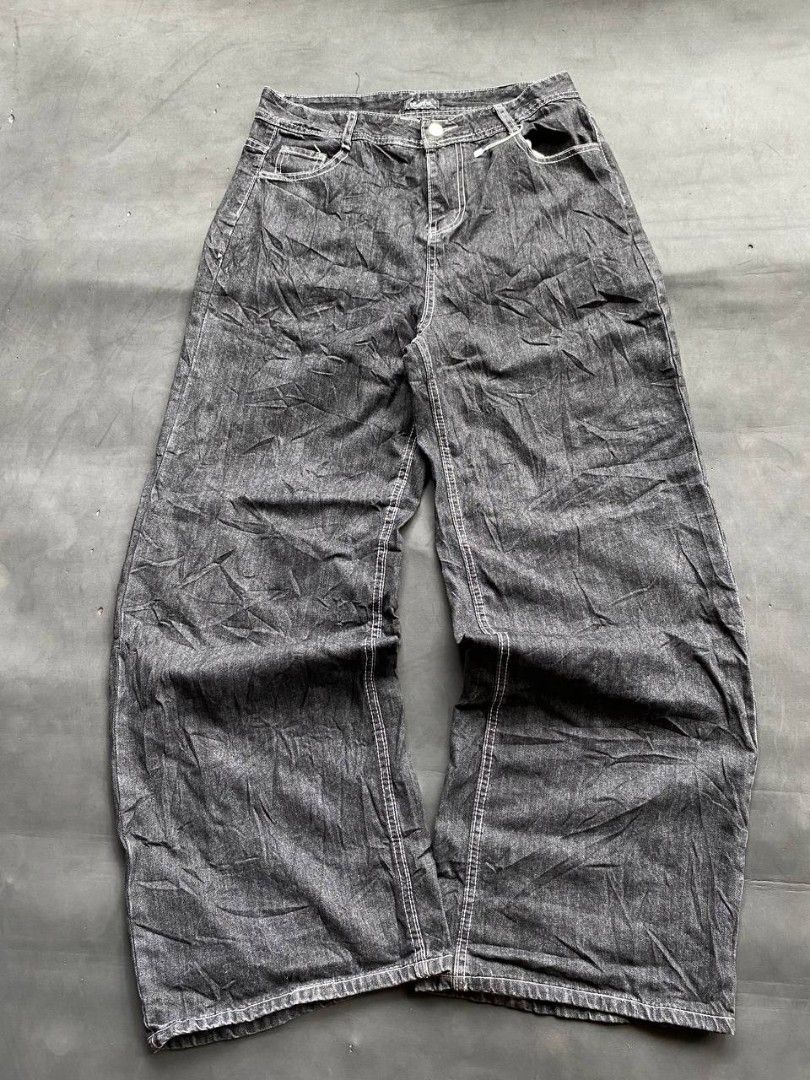 Y2K SOUTH POLE PANTS (Category: Jeans) located in General Santos City (Dadiangas). Submitted by johnnyboi_ (Listing ID 1470254349, Image 3). Description: SOUTH POLE PANTS SIZE 34 LENGTH 45 THIGH 13.5 HEM 12.