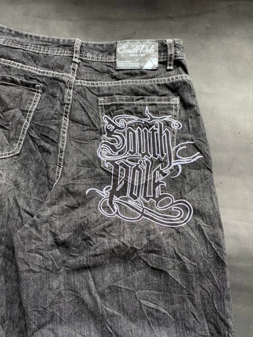 Y2K SOUTH POLE PANTS (Category: Jeans) located in General Santos City (Dadiangas). Submitted by johnnyboi_ (Listing ID 1470254349, Image 1). Description: SOUTH POLE PANTS SIZE 34 LENGTH 45 THIGH 13.5 HEM 12.