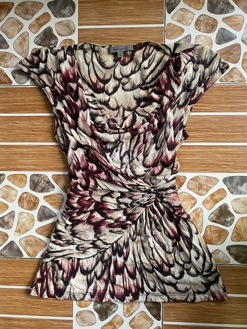 Y2K Vintage Abstract Cowl Neck Top (Category: Blouses) located in Manila. Submitted by pchyomi (Listing ID 1470255866, Image 1). Description: length: 25 in waist: 26-36 in bust: 28-42 in.