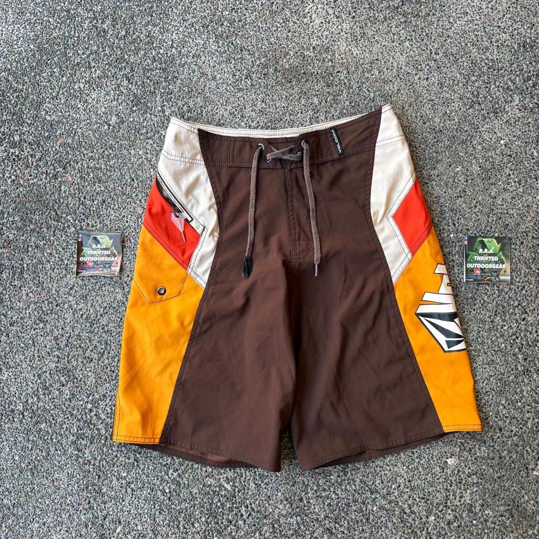 Y2K-era Volcom boardshorts Mens (Category: Shorts) located in Caloocan City. Submitted by rjlthrifts (Listing ID 1470180346, Image 3). Description: Y2K-era Volcom boardshorts Mens Excellent Condition Color Rate 10/10 29 - 29 Waist Line 21 Length No Issue. Price. 1,380 Loc. South Caloocan Courier. J&T And Flash Express.
