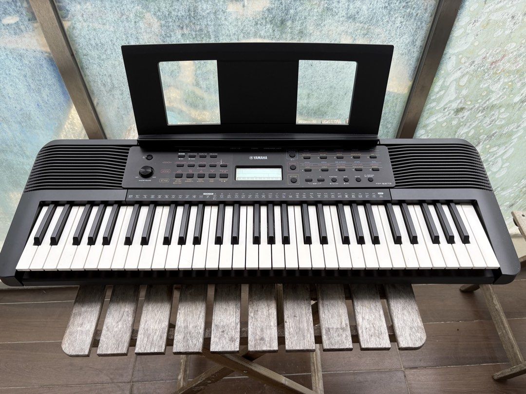 Yamaha PSR-E273 61-Key Portable Keyboard / Digital Piano – Beginner ...