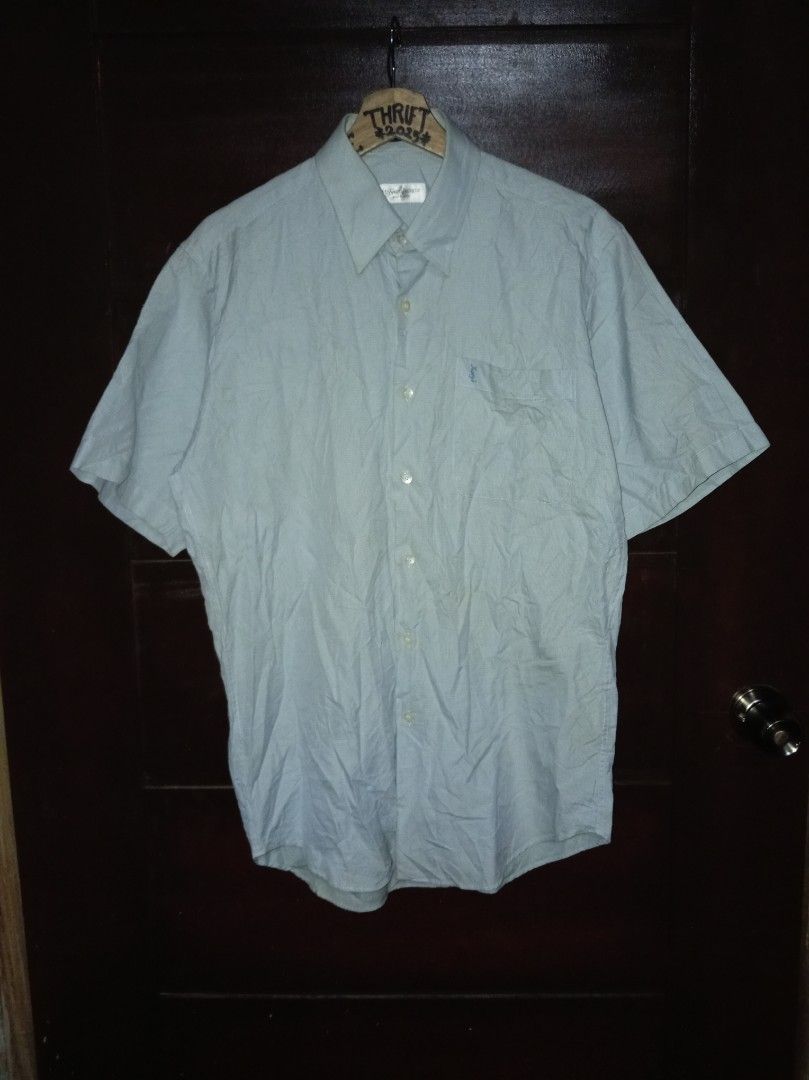 Ysl Botton down polo (Category: Activewear) located in Malaybalay. Submitted by cjsv0228 (Listing ID 1470183521, Image 1). Description: Ysl Botton down polo Excellent in good condition 480 add sf.