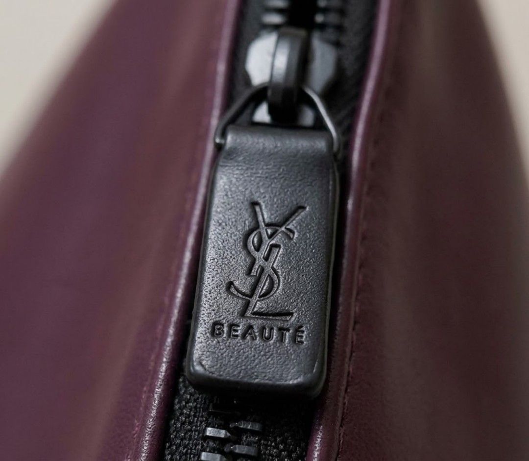 YSL POUCH (Category: Purses & Pouches) located in Iba. Submitted by selector_items (Listing ID 1470272729, Image 2). Description: .