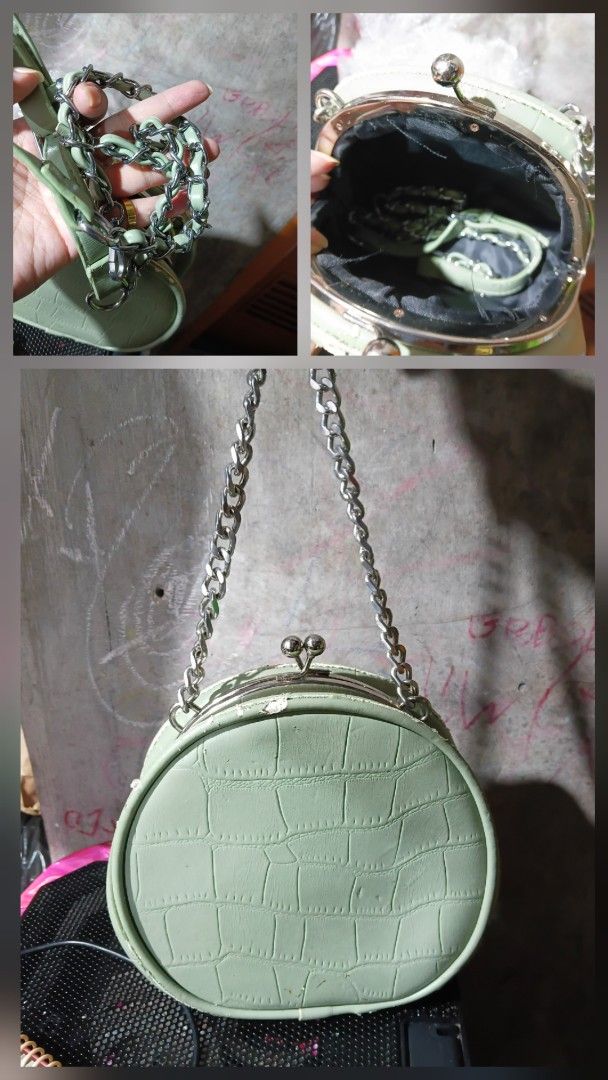 Leather Shoulder Bag (Category: Luxury Bags & Wallets) located in Quezon City. Submitted by macon0948 (Listing ID 1470147900, Image 2). Description: for take all. .