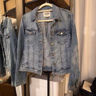 (Category: ) located in . Submitted by ianne.declutter (Listing ID 1470176679, Image 1). Description: .