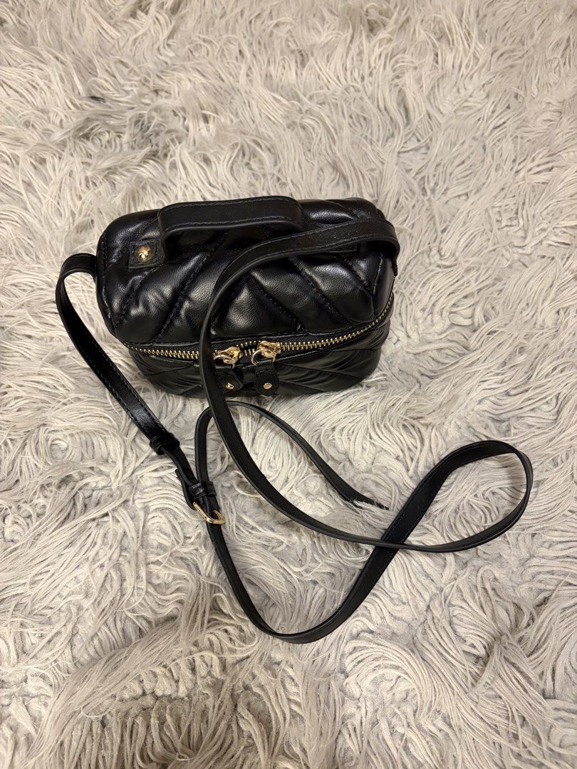 ZARA Black Quilted Mini Crossbody Bag (Category: Shoulder Bags) located in Marikina City. Submitted by thearchives.jpg (Listing ID 1470346304, Image 3). Description: Note: offers are open, prices are negotiable. colors may slightly vary due to lighting..