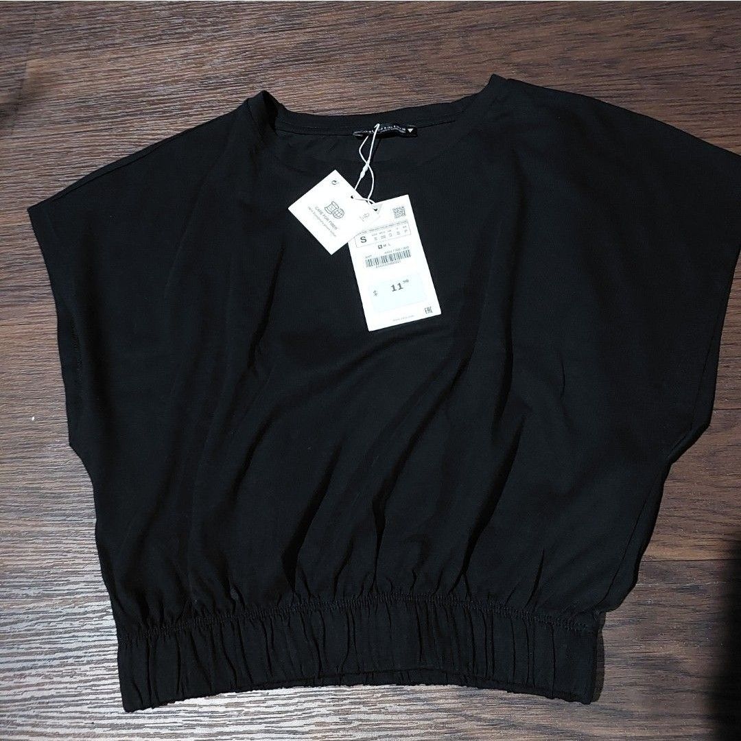 Zara black top (Category: Blouses) located in Caloocan City. Submitted by jensapparel (Listing ID 1470266395, Image 1). Description: no issue, flaws bnew condition with tag.
