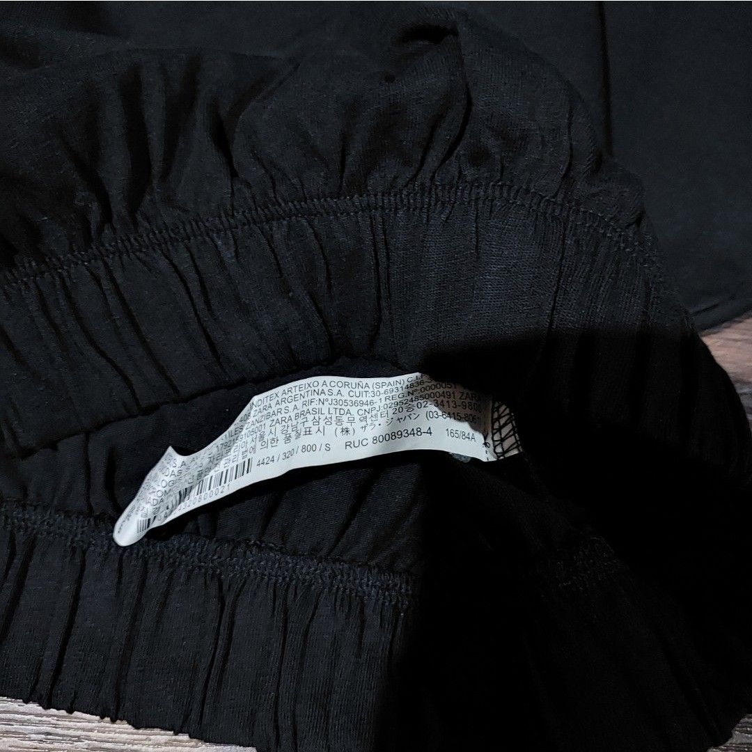 Zara black top (Category: Blouses) located in Caloocan City. Submitted by jensapparel (Listing ID 1470266395, Image 3). Description: no issue, flaws bnew condition with tag.