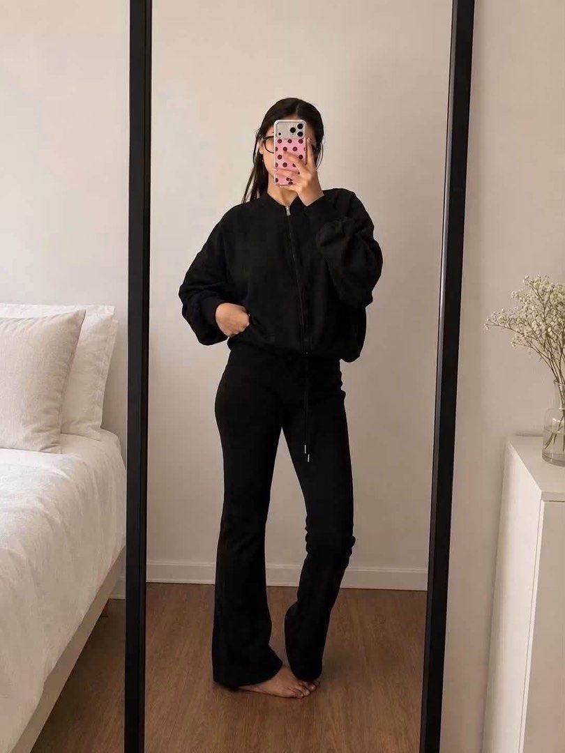 ZARA BLACK TRACKSUIT (Category: Sets or Coordinates) located in Manila. Submitted by nadz.28 (Listing ID 1470306170, Image 1). Description: bomber jacket (double zipper) flare pants cut tags black only small.