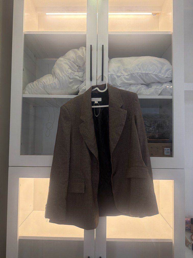Zara blazer (Category: Coats, Jackets and Outerwear) located in Quezon City. Submitted by destashingmycloset (Listing ID 1470155964, Image 1). Description: .