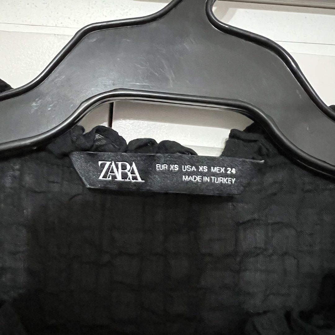 Zara Blouse (Category: Blouses) located in Las Pinas. Submitted by bangtanbey (Listing ID 1470231645, Image 3). Description: AUTHENTIC ZARA (bought at MOA branch) Size on tag: XS Used once only, no issues Yung material niya ganyan talaga - crumpled effect.