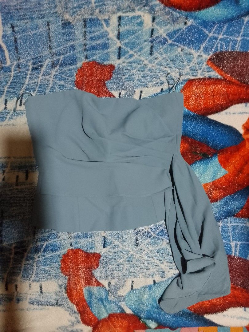 ZARA FORMAL CORSET SET (Category: Sets or Coordinates) located in Taguig. Submitted by lostpixie (Listing ID 1470259770, Image 1). Description: elegant corporate office set - tube corset style top - slightly flared trousers MEDIUM SIZE.