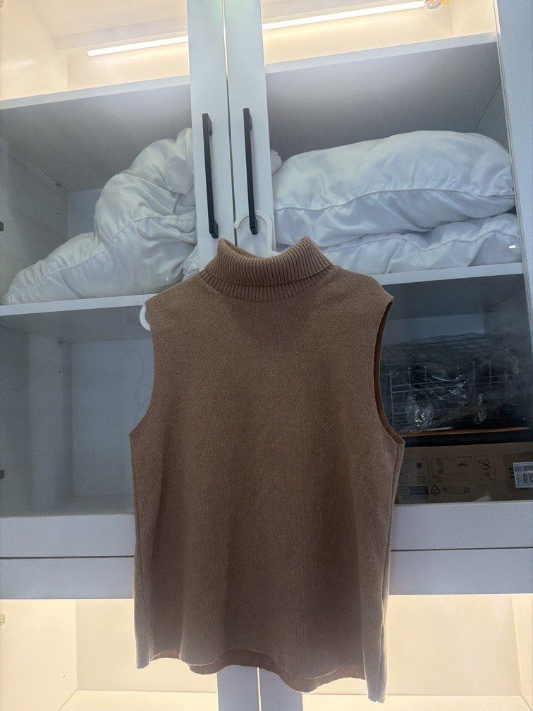Zara knit turtleneck (Category: Sleeveless) located in Quezon City. Submitted by destashingmycloset (Listing ID 1470158787, Image 1). Description: .