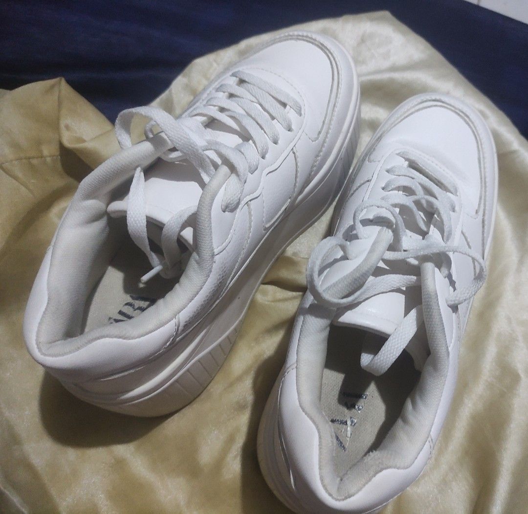 Zara platform sneakers (Category: Sneakers) located in Paranaque City. Submitted by cerisWorld (Listing ID 1470253824, Image 3). Description: Zara platfrom sneakers size 37 good condition, just needs cleaning slight sign of usage as seen on the photos but all in all really good condition. only used few times. RFS: decluttering.