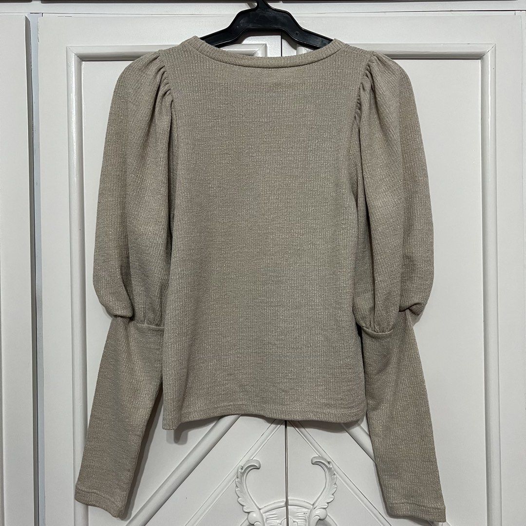 Zara Puff Sleeve Knitted Top (Category: Longsleeves) located in Las Pinas. Submitted by bangtanbey (Listing ID 1470240043, Image 2). Description: AUTHENTIC ZARA (bought at MOA) Used once, no issues Size on tag: Small.