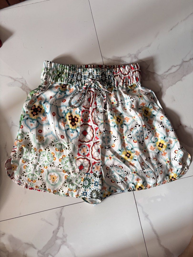 Zara Shorts (Category: Shorts) located in Manila. Submitted by minieiv._ (Listing ID 1470213111, Image 1). Description: * Pre-loved * Slightly used, 8/10 * Fabric is satin-like * With right and left pocket, garterized * RFS: Decluttering * Meetup: Puregold San Mateo, Ampid Mercury.