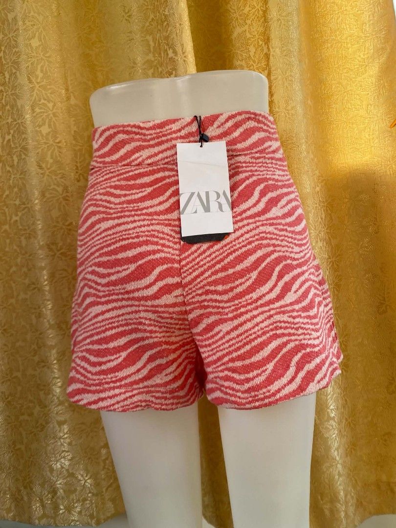 Zara shorts (Category: Shorts) located in Midsayap. Submitted by leighdeelovelylocks (Listing ID 1470267476, Image 3). Description: handpicked and carefully thrifted.