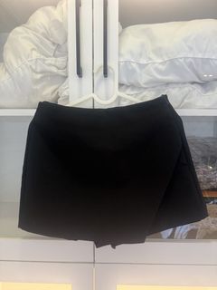(Category: ) located in . Submitted by destashingmycloset (Listing ID 1470208396, Image 1). Description: .