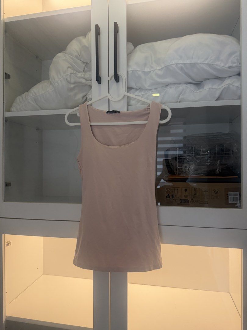 Zara tank top (Category: Longsleeves) located in Quezon City. Submitted by destashingmycloset (Listing ID 1470192749, Image 1). Description: .