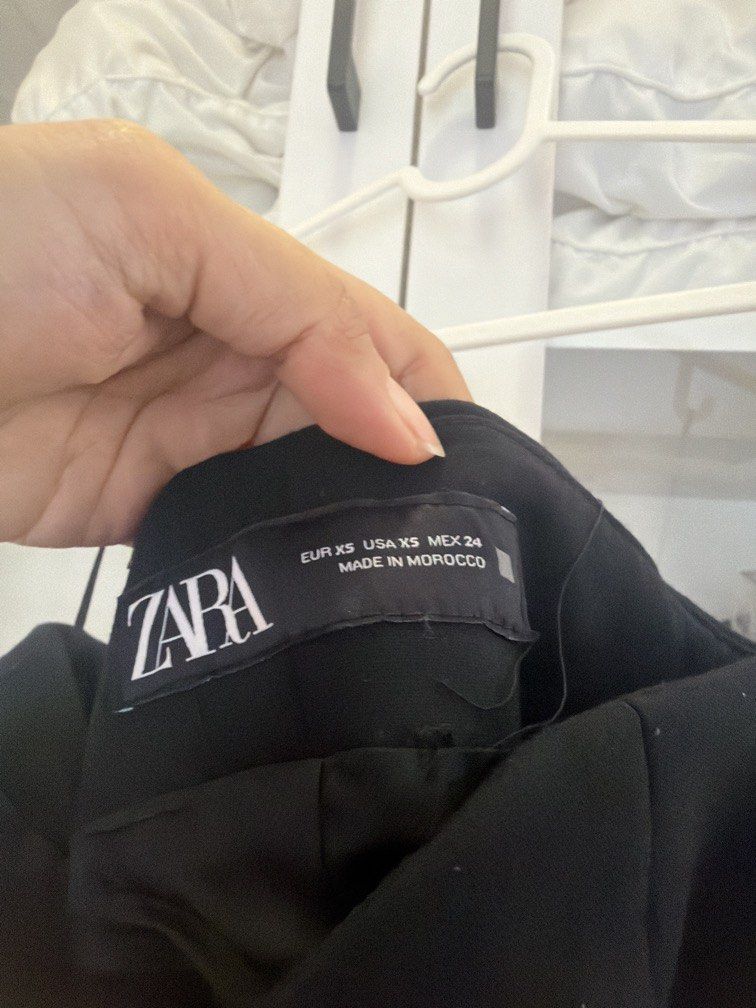 Zara tube top (Category: Sleeveless) located in Quezon City. Submitted by destashingmycloset (Listing ID 1470163276, Image 2). Description: .