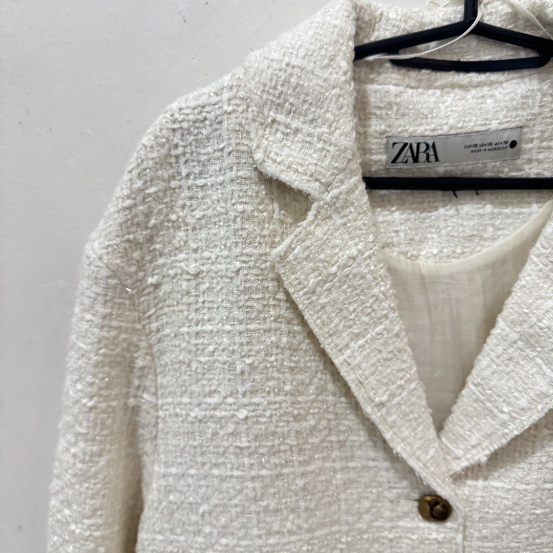 Zara Tweed Blazer (Category: Coats, Jackets and Outerwear) located in Makati City. Submitted by iammvenice (Listing ID 1470236869, Image 2). Description: -fits s-m -worn once lang -bought for 5k .