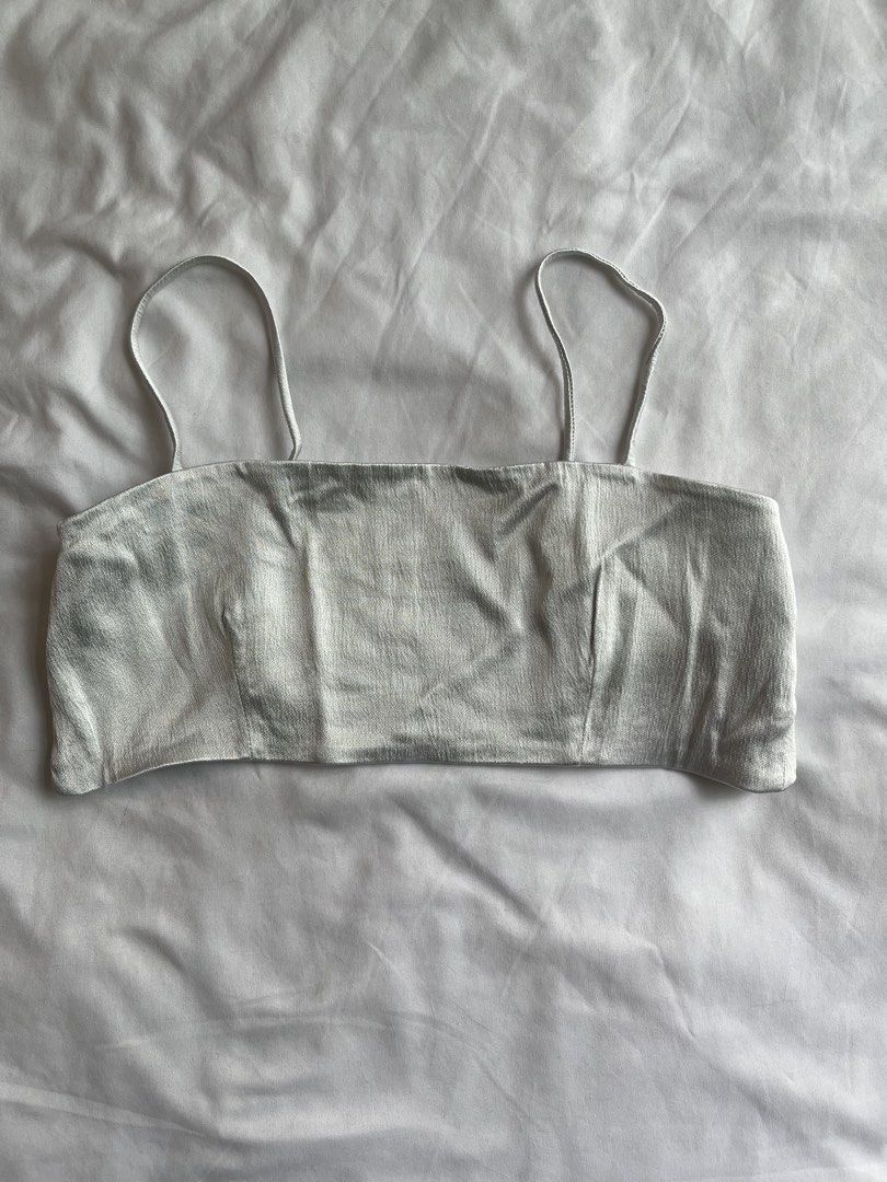 Zara White Crop Top Size S (Category: Sleeveless) located in Taguig. Submitted by buymythingsty (Listing ID 1470153189, Image 1). Description: Worn once Xs-s Decluttering .