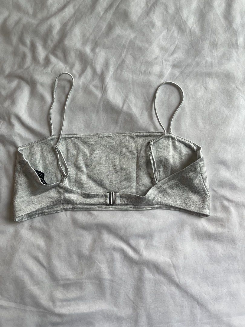Zara White Crop Top Size S (Category: Sleeveless) located in Taguig. Submitted by buymythingsty (Listing ID 1470153189, Image 2). Description: Worn once Xs-s Decluttering .