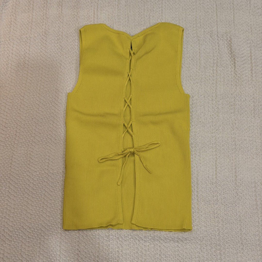 ZARA Yellow Ribbed Tank Top (Category: Sleeveless) located in Makati City. Submitted by banshee1411 (Listing ID 1470243351, Image 2). Description: never been worn just tried.