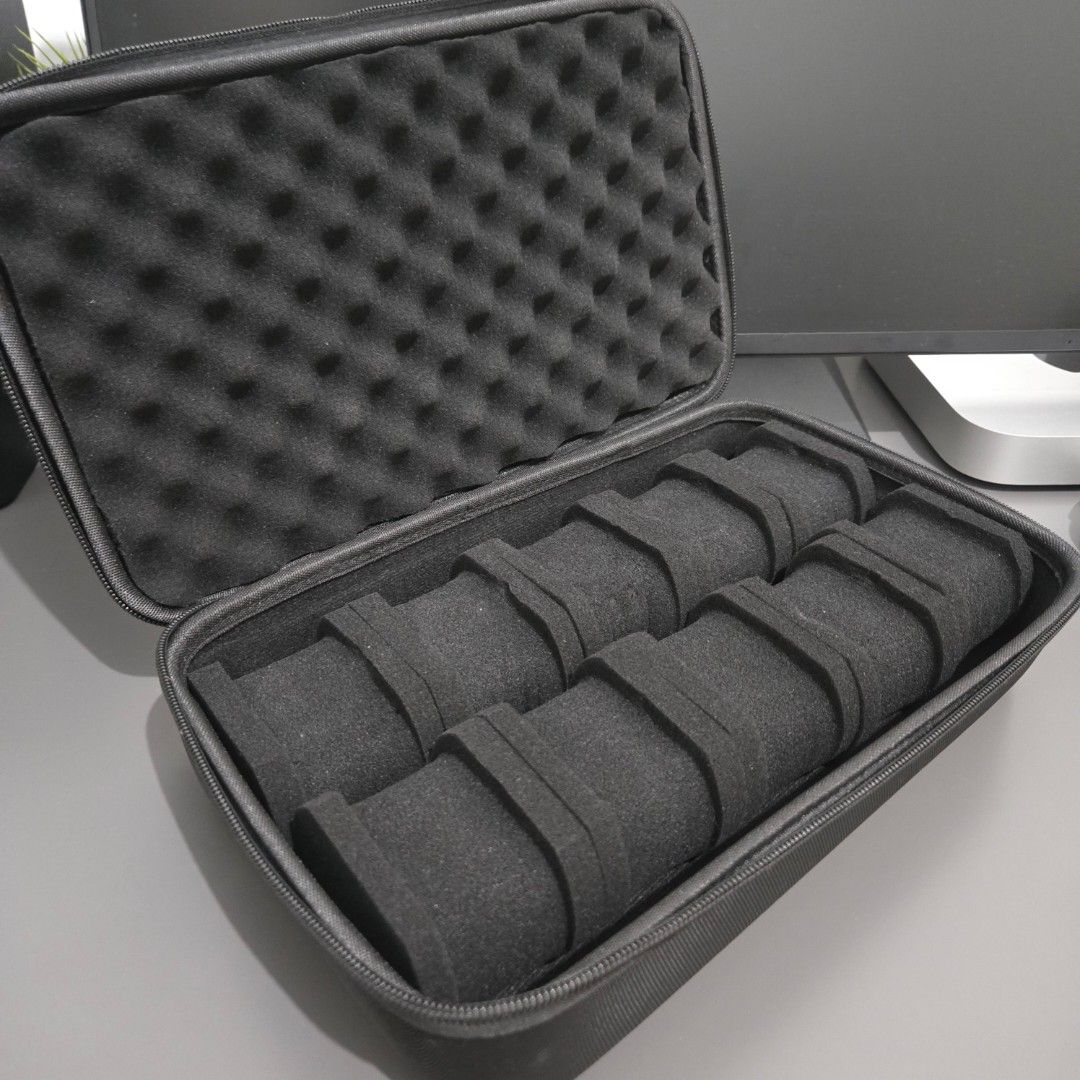 10-pc Watch Case with Zipper and Handle (Category: Accessory Holder, Box & Organizers) located in Quezon City. Submitted by flipandfind (Listing ID 1470480519, Image 1). Description: .