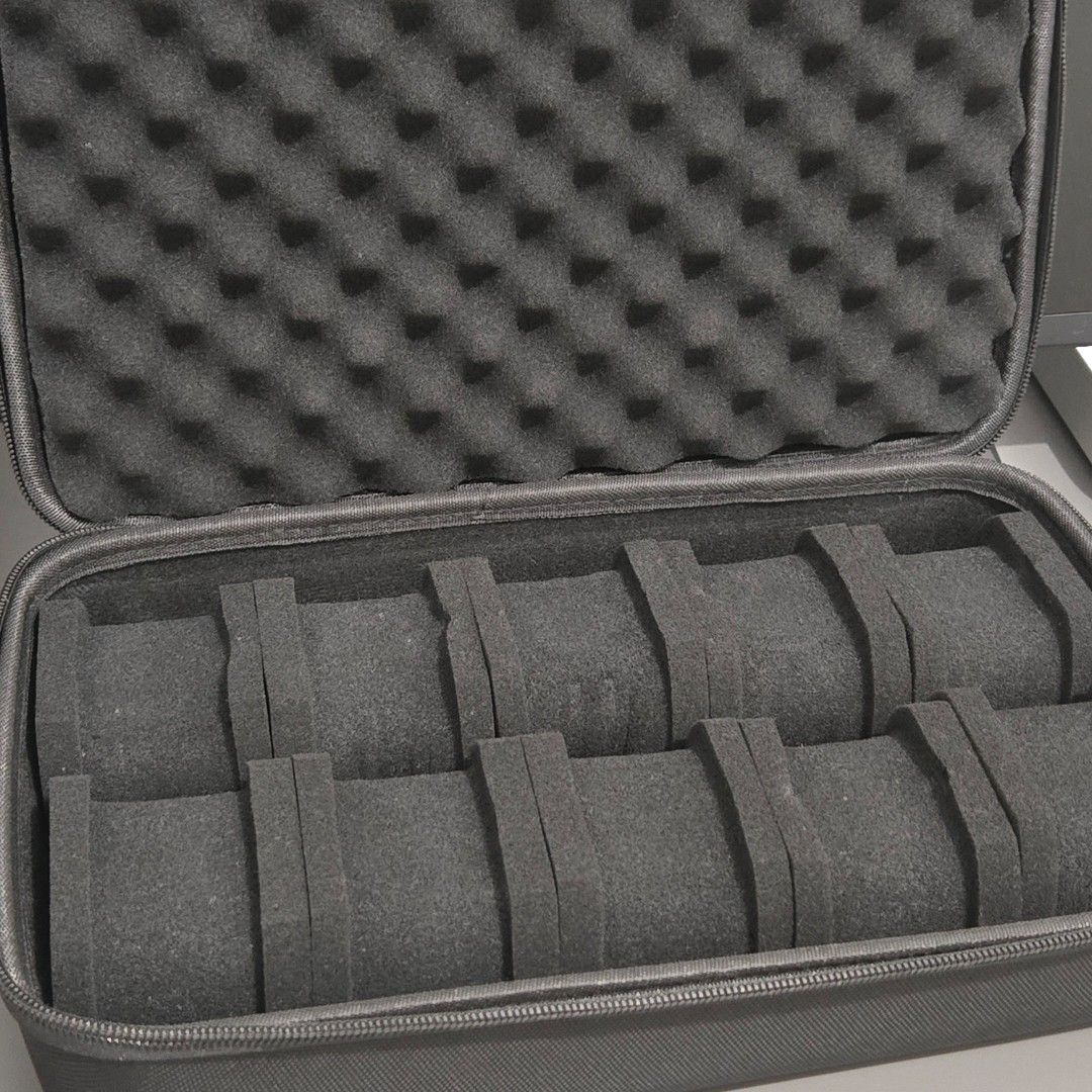 10-pc Watch Case with Zipper and Handle (Category: Accessory Holder, Box & Organizers) located in Quezon City. Submitted by flipandfind (Listing ID 1470480519, Image 2). Description: .