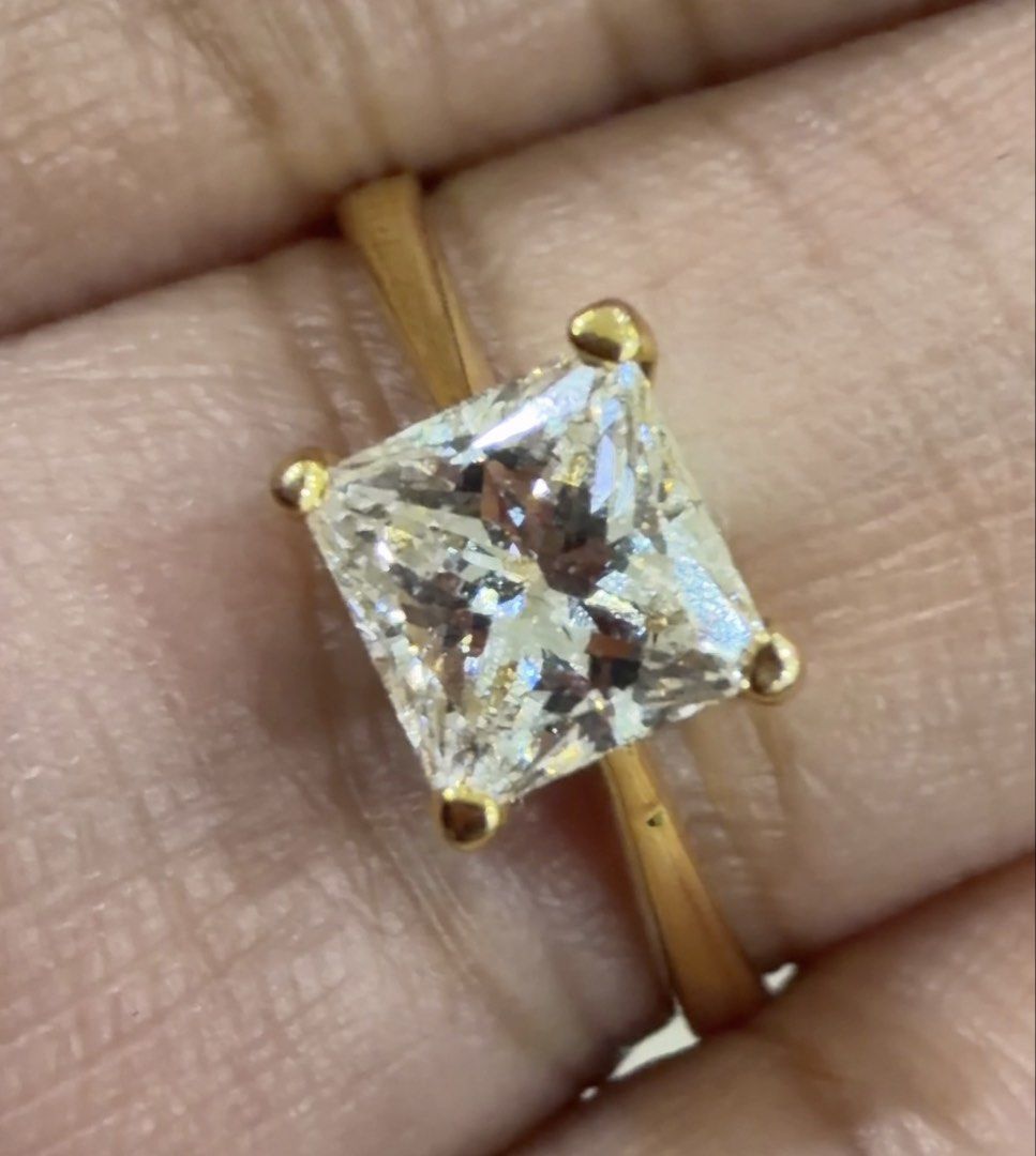 14K Yellow Gold Princess-cut Diamond Ring (Category: Rings) located in Las Pinas. Submitted by houseofgems0 (Listing ID 1470476365, Image 3). Description: 14K Yellow Gold Princess-cut Diamond Ring Details: - 14K Yellow Gold | 2.3 grams - Size: 6.5 - 1 princess-cut natural diamonds (G, VS2) - PRICE: ₱93,000 💎 All items are 100% AUTHENTIC/PAWNABLE. 💎 LAYAWAY AVAILABLE Send us a message to inquire..