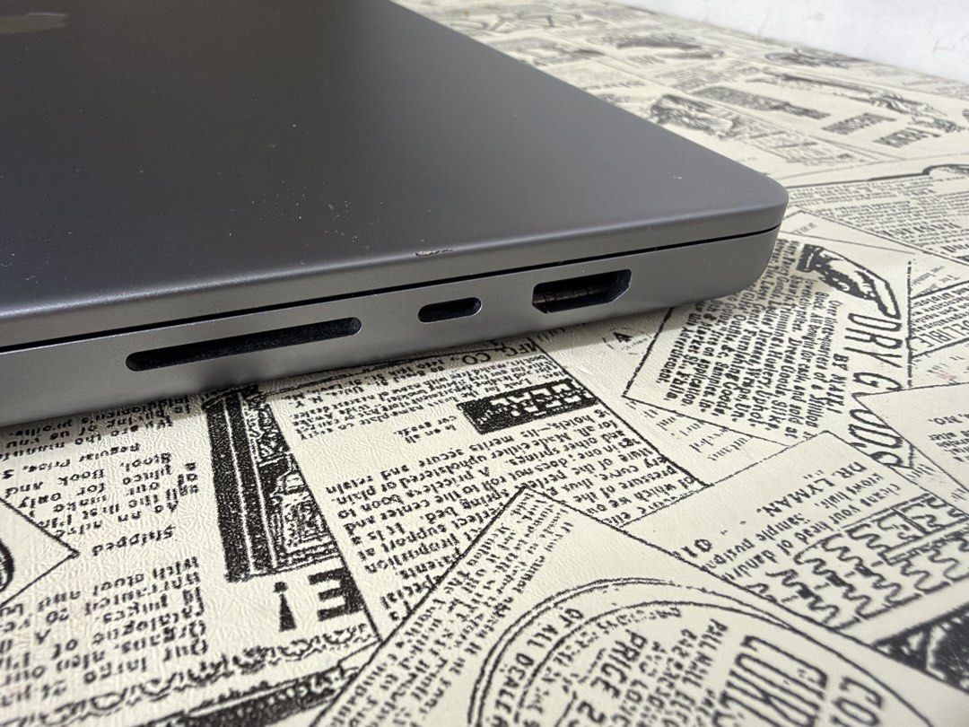 16inch M1pro Macbook Pro 2021 (Category: Laptops & Notebooks) located in Quezon City. Submitted by xperialumia (Listing ID 1470437785, Image 2). Description: 16 inch Macbook Pro 2021 16” 4k resolution M1 Pro 16gb ram 512gb storage Battery health: 84% Mac Os 27 Comes with: - charger - matte screen protection - keyboard protected - touchpad protected .