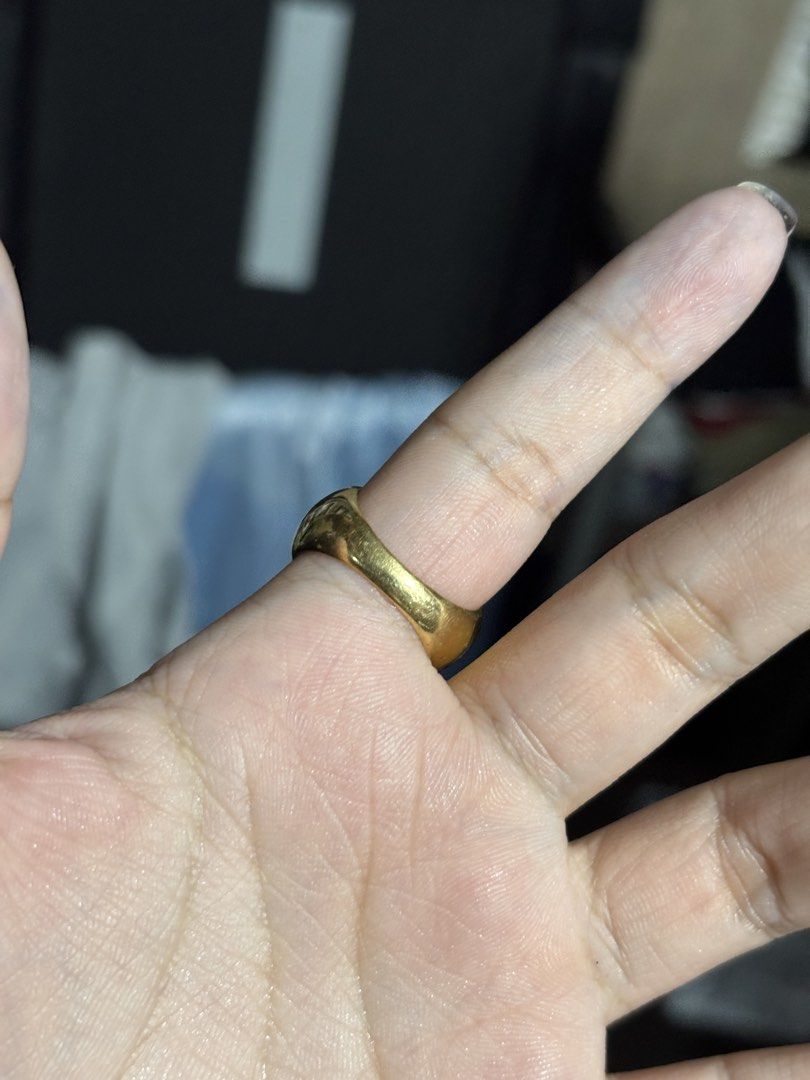 18k ring dome (Category: Rings) located in Pasig City. Submitted by swapwithme (Listing ID 1470542368, Image 2). Description: 18k, size 6-7, ₱7500 pre gram sobrang kinang lalo pag soot mo at galaw ka ng galaw!😍 location: villaupeng caniogan pasig city.