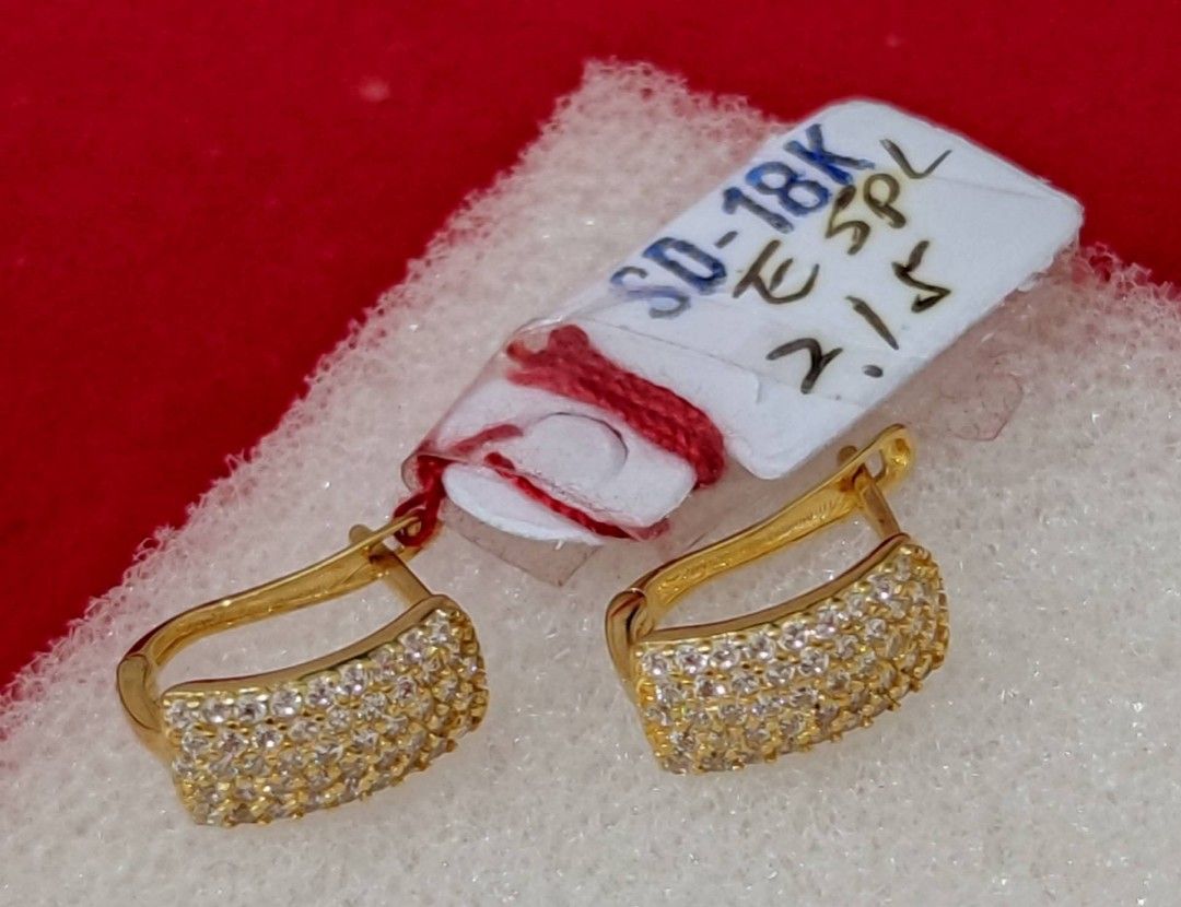 18k Saudi gold clip earrings (Category: Earrings) located in Manila. Submitted by bhelgoldseller2ndaccount (Listing ID 1470498668, Image 1). Description: New!!✨New!!✨New!! Authentic 18k Saudi Golds 💯pawnable/naisasanla 💯with high appraisal rate 💯good investment 💯Direct supplier price 👉OPEN for resellers 🌺please take time to evaluate their actual sizes and grams 👉Best panggift for all occasions ✅ Sold per grams not per piece Kya lowest pric
