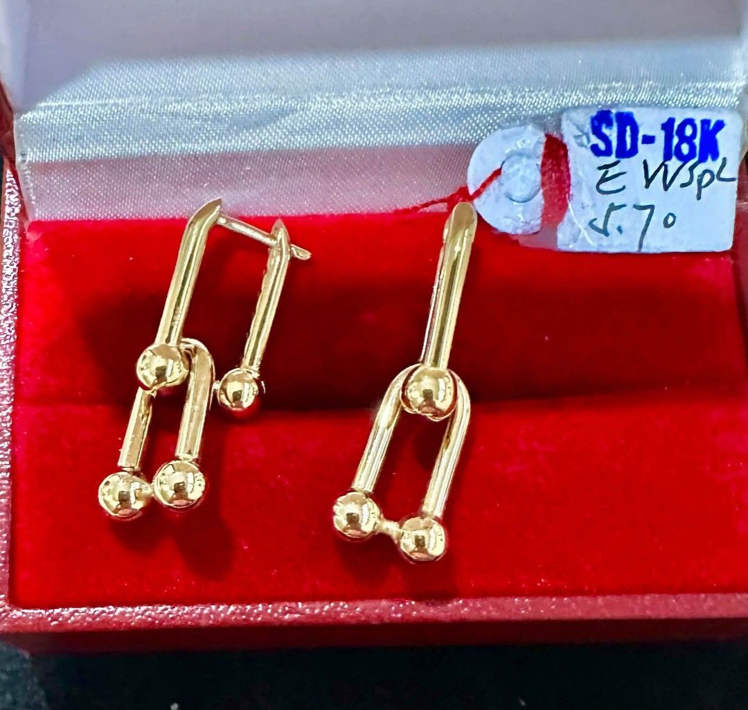 18k Saudi gold hardware earrings (Category: Earrings) located in Manila. Submitted by bhelgoldseller2ndaccount (Listing ID 1470491147, Image 1). Description: New!!✨New!!✨New!! Authentic 18k Saudi Golds 💯pawnable/naisasanla 💯with high appraisal rate 💯good investment 💯Direct supplier price 👉OPEN for resellers 🌺please take time to evaluate their actual sizes and grams 👉Best panggift for all occasions ✅ Sold per grams not per piece Kya lowest 