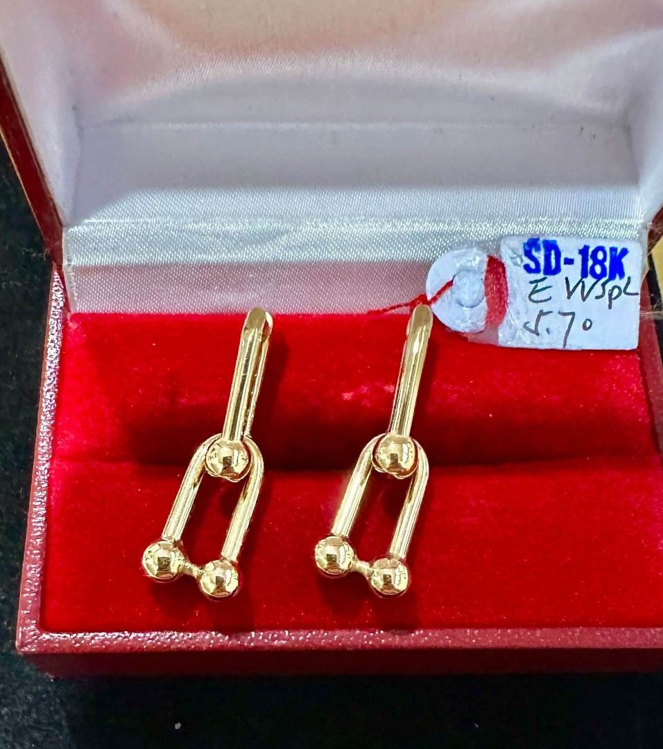 18k Saudi gold hardware earrings (Category: Earrings) located in Manila. Submitted by bhelgoldseller2ndaccount (Listing ID 1470491147, Image 2). Description: New!!✨New!!✨New!! Authentic 18k Saudi Golds 💯pawnable/naisasanla 💯with high appraisal rate 💯good investment 💯Direct supplier price 👉OPEN for resellers 🌺please take time to evaluate their actual sizes and grams 👉Best panggift for all occasions ✅ Sold per grams not per piece Kya lowest 