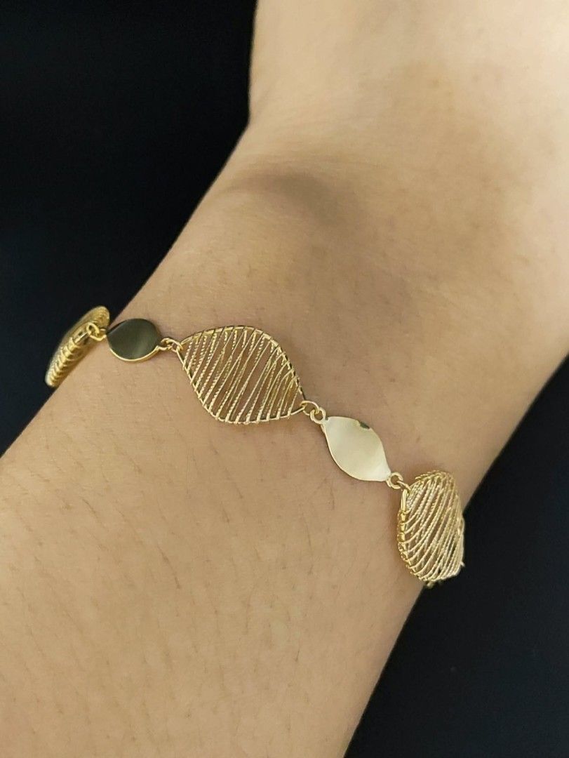 18k yg Saudi gold bracelet (Category: Bracelets) located in Manila. Submitted by luxesparks (Listing ID 1470449726, Image 1). Description: .