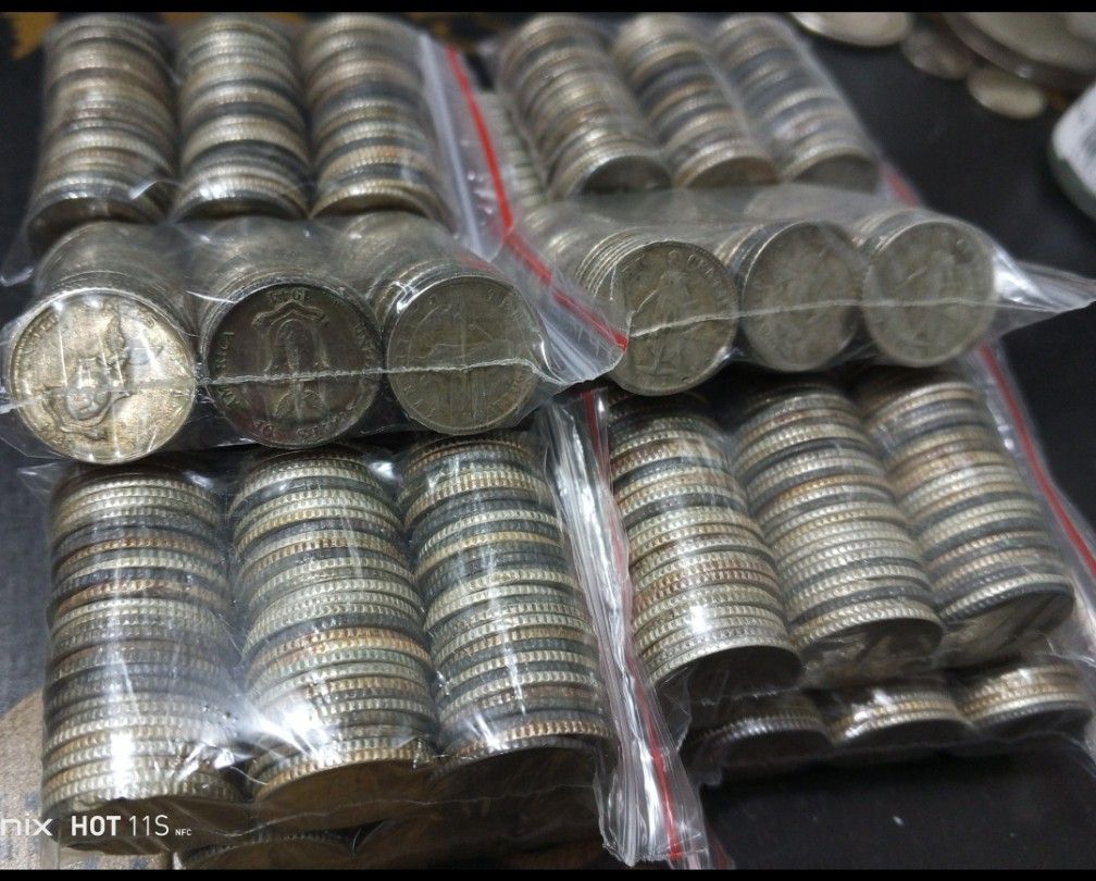 1937 - 1945 TEN CENTAVOS COMMONWEALTH SILVER (Category: Currency) located in Quezon City. Submitted by jeandevera (Listing ID 1470470418, Image 1). Description: take all 1,600 per peso 108 pesos available.