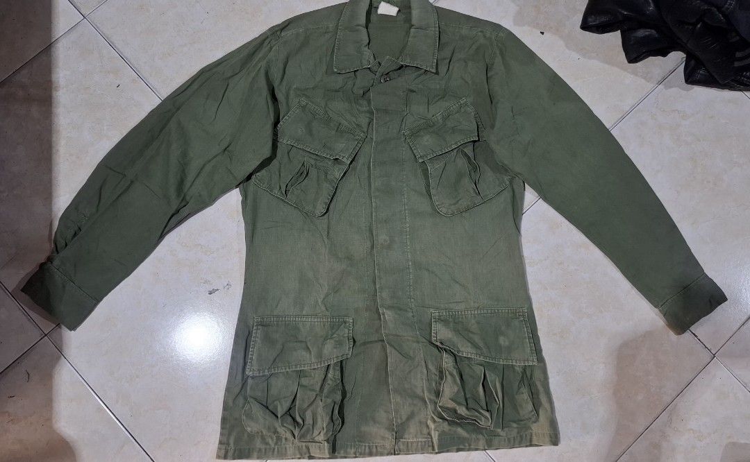 1960s poplin shirt (Category: Coats, Jackets and Outerwear) located in Baguio. Submitted by thriftrot (Listing ID 1470437362, Image 2). Description: 1960s tropical combat poplin shirt Small Sign of usage No tear, rip,hole, No major issue besides normal fading .